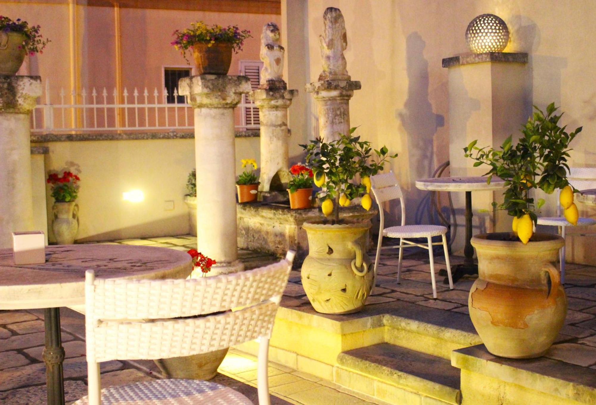 Palazzo Aurora Bed and Breakfast Alezio Eksteriør billede